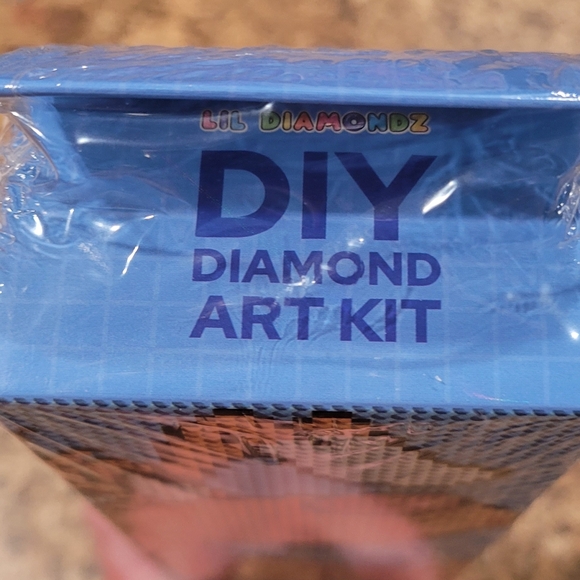 Diamond Art Club kit - Picture 2 of 3
